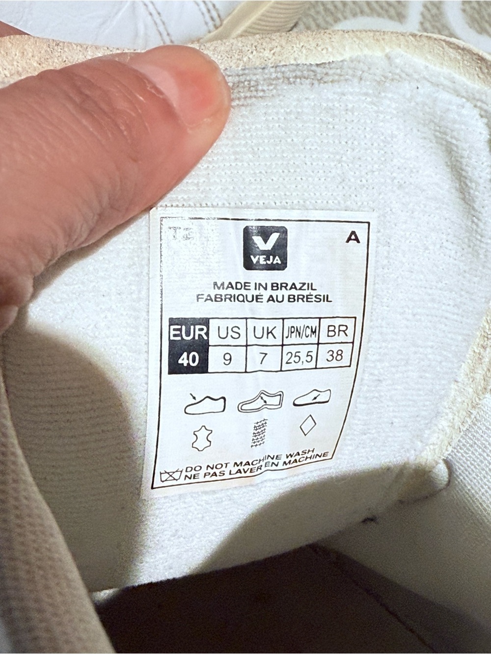 Veja Recife Logo Leather Sneaker. Size 9 - Picture 9 of 14